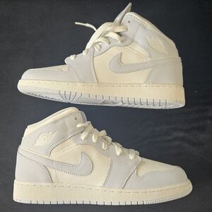 Nike Women's Cream and White Sneakers